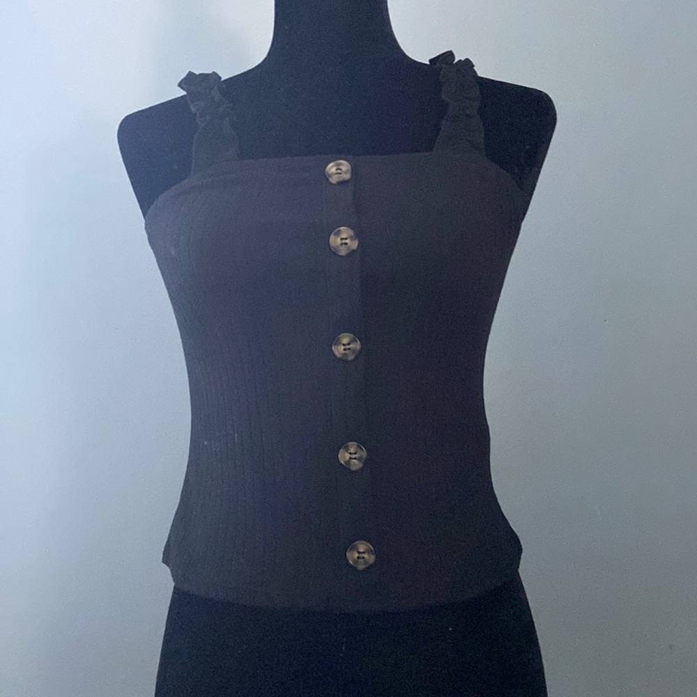 Black ruffled strap tank top with buttons